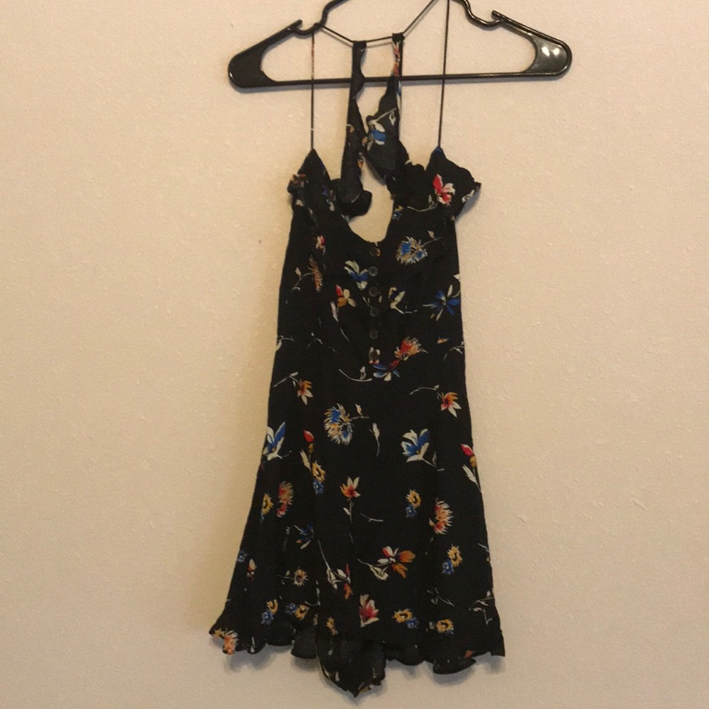 ❌SOLD❌Floral Romper - Picture 2 of 5